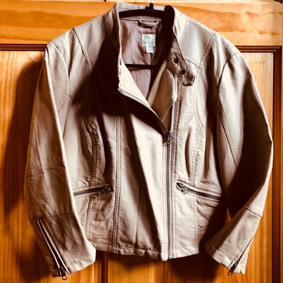 Jackets, cardigans - Picture 4 of 8